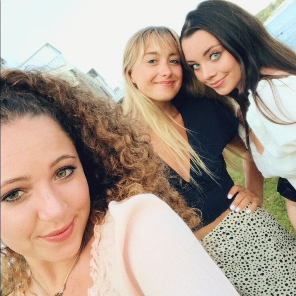 Meet your Posher, Julia